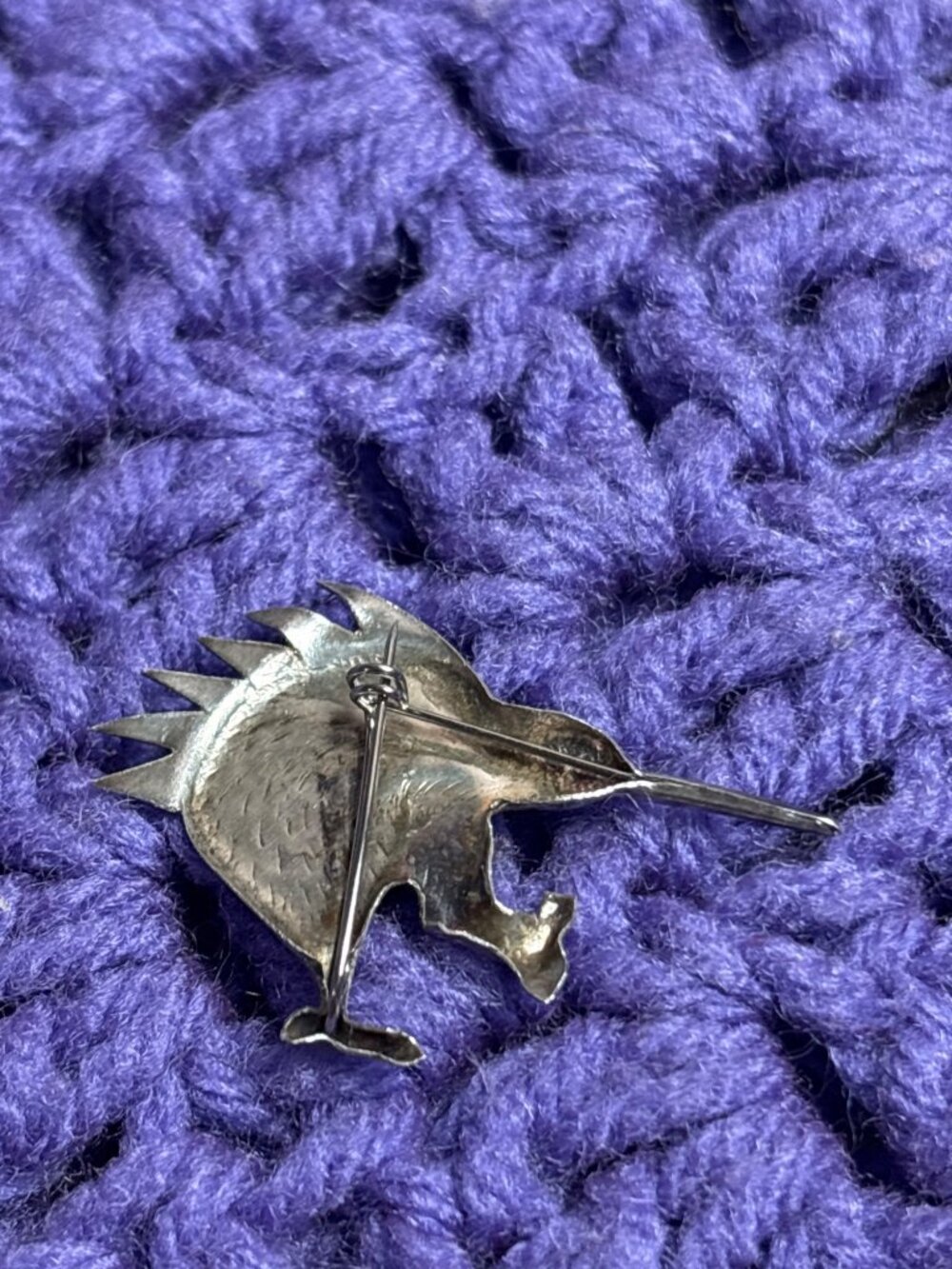 Vintage Silvertone Kiwi Bird Brooch Pin 1.5 inches - Picture 2 of 2